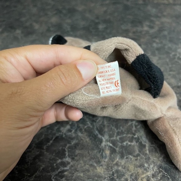 Ty Beanie Babies 1995 Ringo the Raccoon - Picture 6 of 7